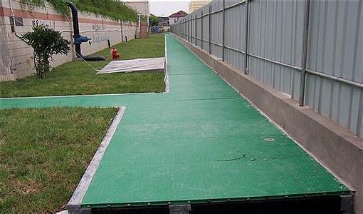 工廠草坪玻璃鋼蓋板應(yīng)用